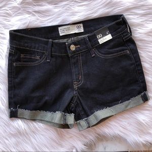 NWT Abercrombie and Fitch Low Rise Shorts 24 00